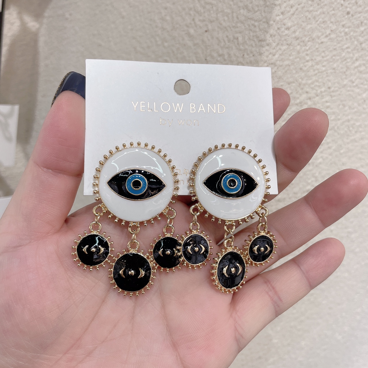 European and American high quality anti-allergy INS personality fashion metal black and white round eyes exaggerated designer niche earrings pink you