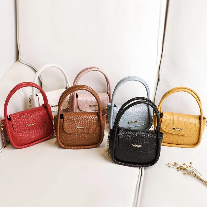 Niche unique design small bag Soft European handbag Female Summer 2021 new crossbody phone bag