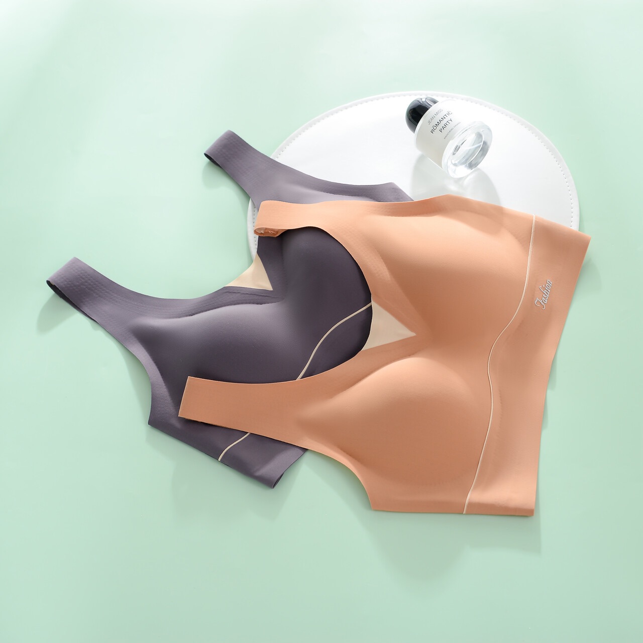 卓8836#上市了，尺寸L、XL、XXL看中的可以砸单了[勾引][勾引][勾引][勾引][勾引]