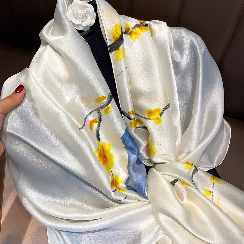 Silk Scarf Little Lady Silk Scarf Spring Summer New Winter Fashion Trend Comfortable Explosion Korean Version Simple Retro Small Fresh Generous Ladies Scarf