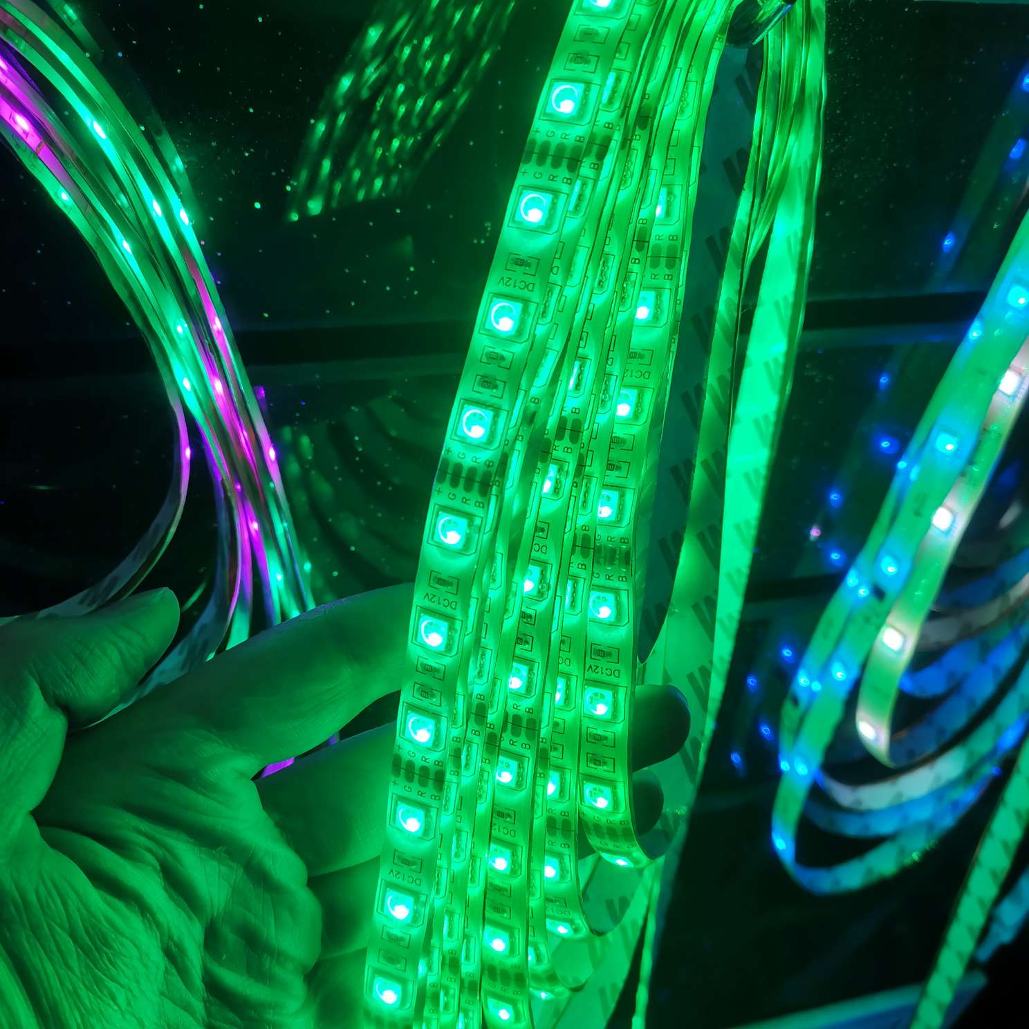 5050LED七彩KTV遥控变色防水灯带网红RGB炫彩跑马流水灯条12V软灯条，八字插详情2