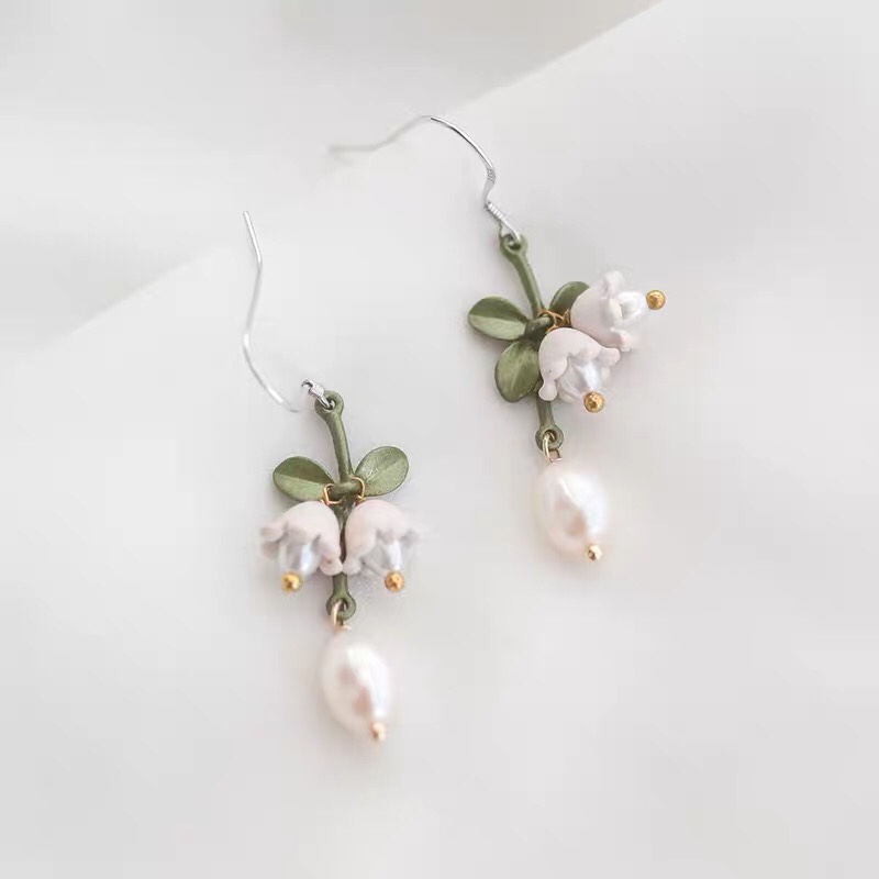 Artistic beauty performance fashion trend temperament classic earrings