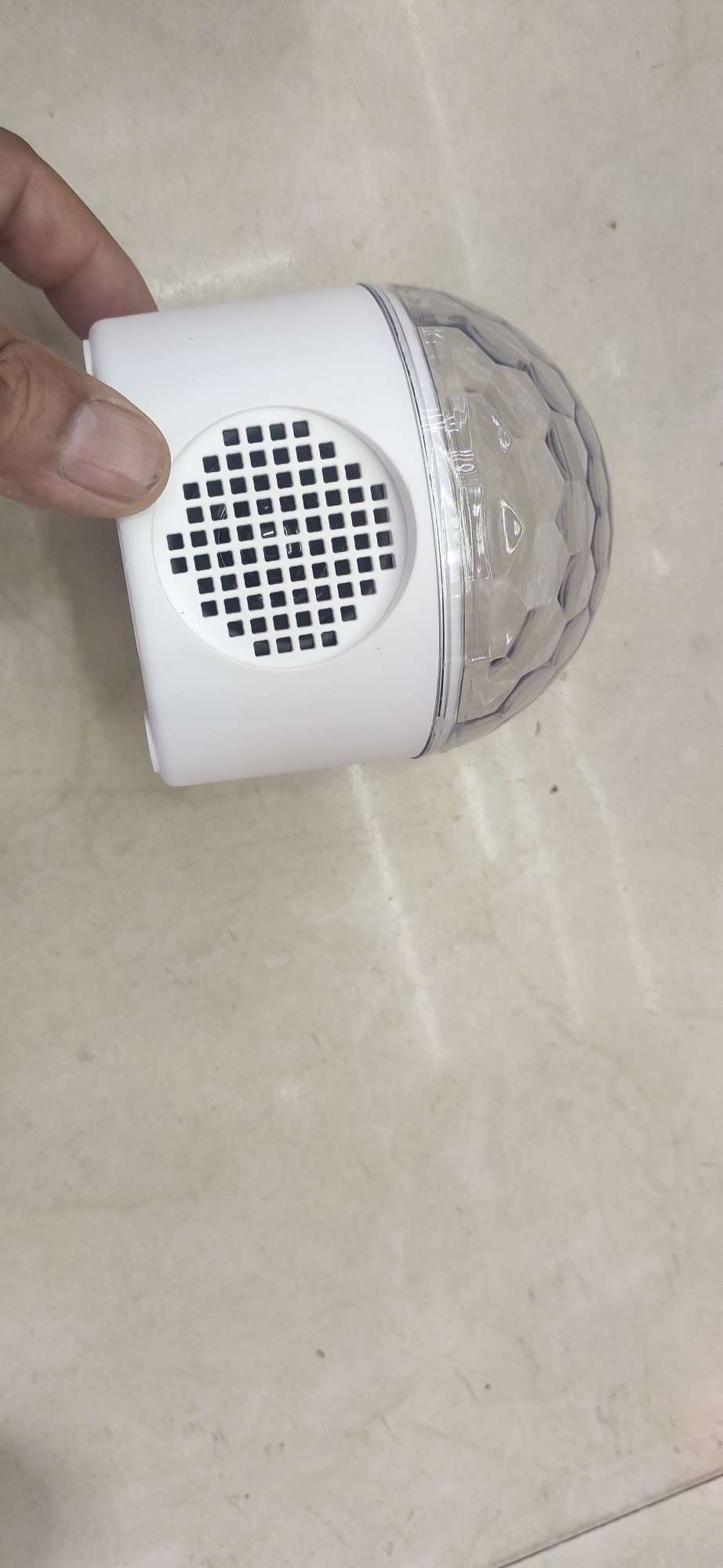 New Bluetooth speaker, Magic Ball starry sky light, stage atmosphere, rainbow LED light, street stall supply, factory direct sales Item Picture