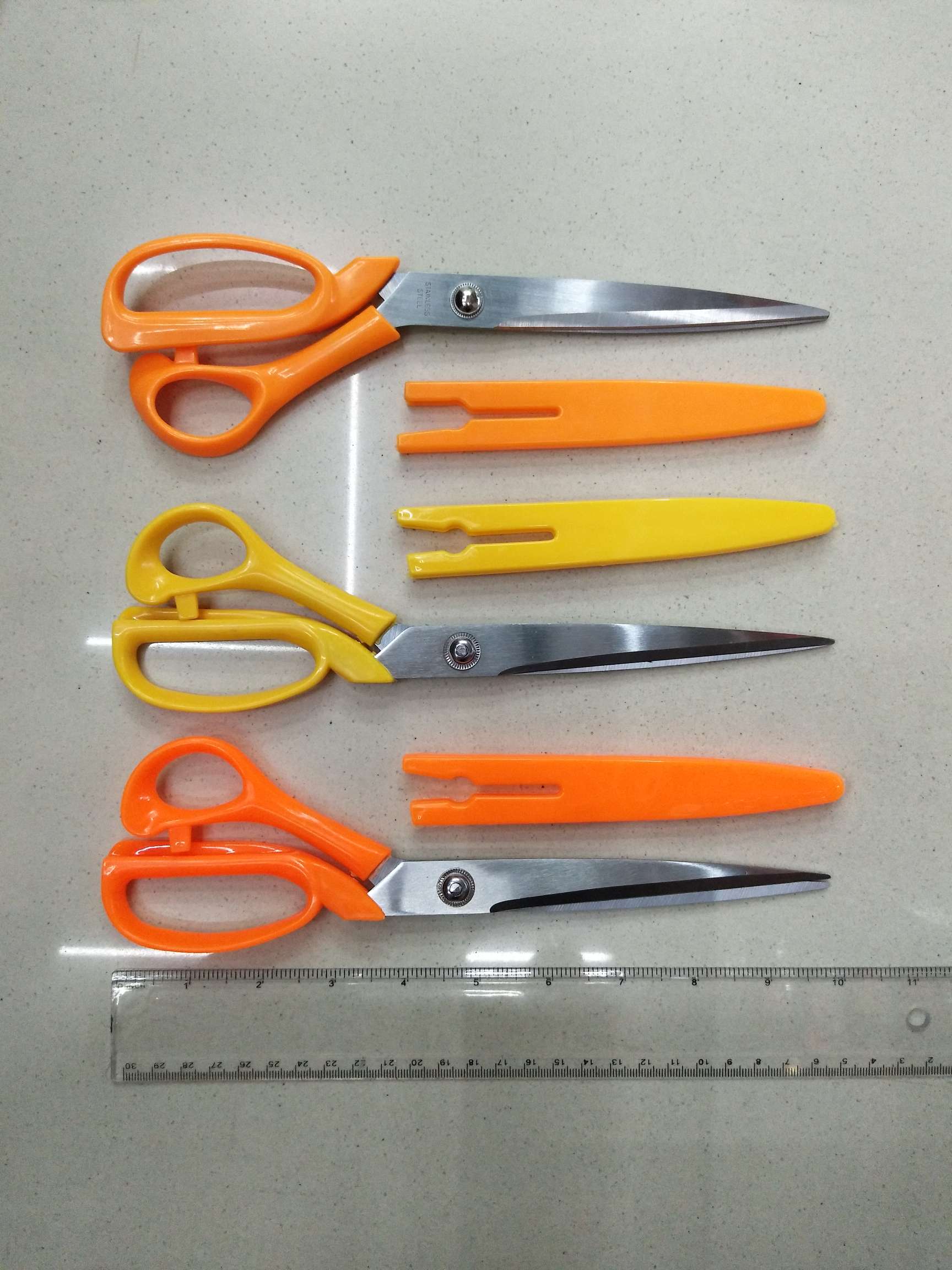 Office and educational knives, tools, tailor scissors, sleeve tailor scissors, stainless steel band sleeve tailor scissors, office scissors, hardware knives, hardware tools, knives and scissors Application Scenario
