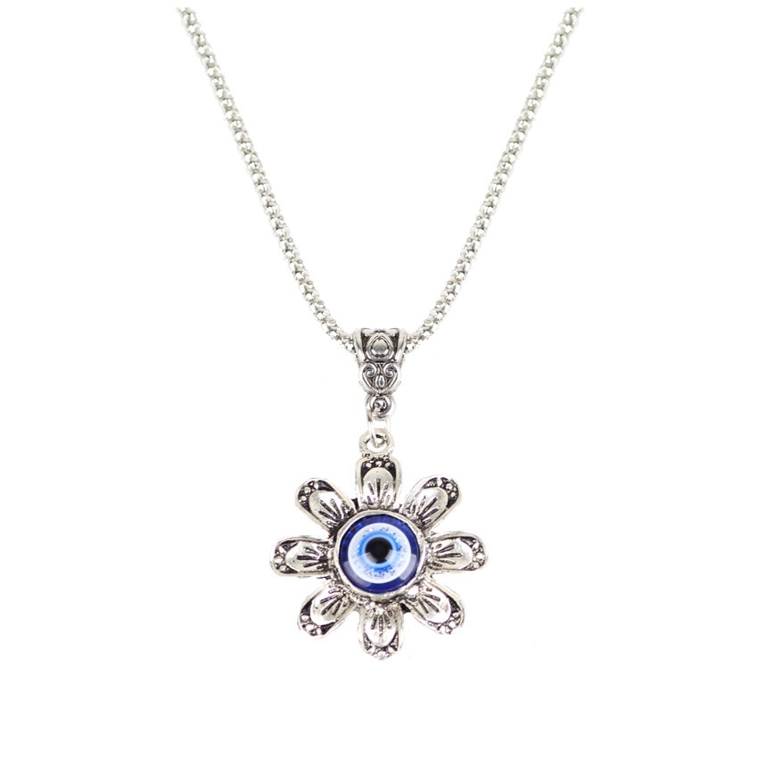 Aliexpress best-selling European and American fashion accessories, unique blue eye maple leaf pendant necklace.