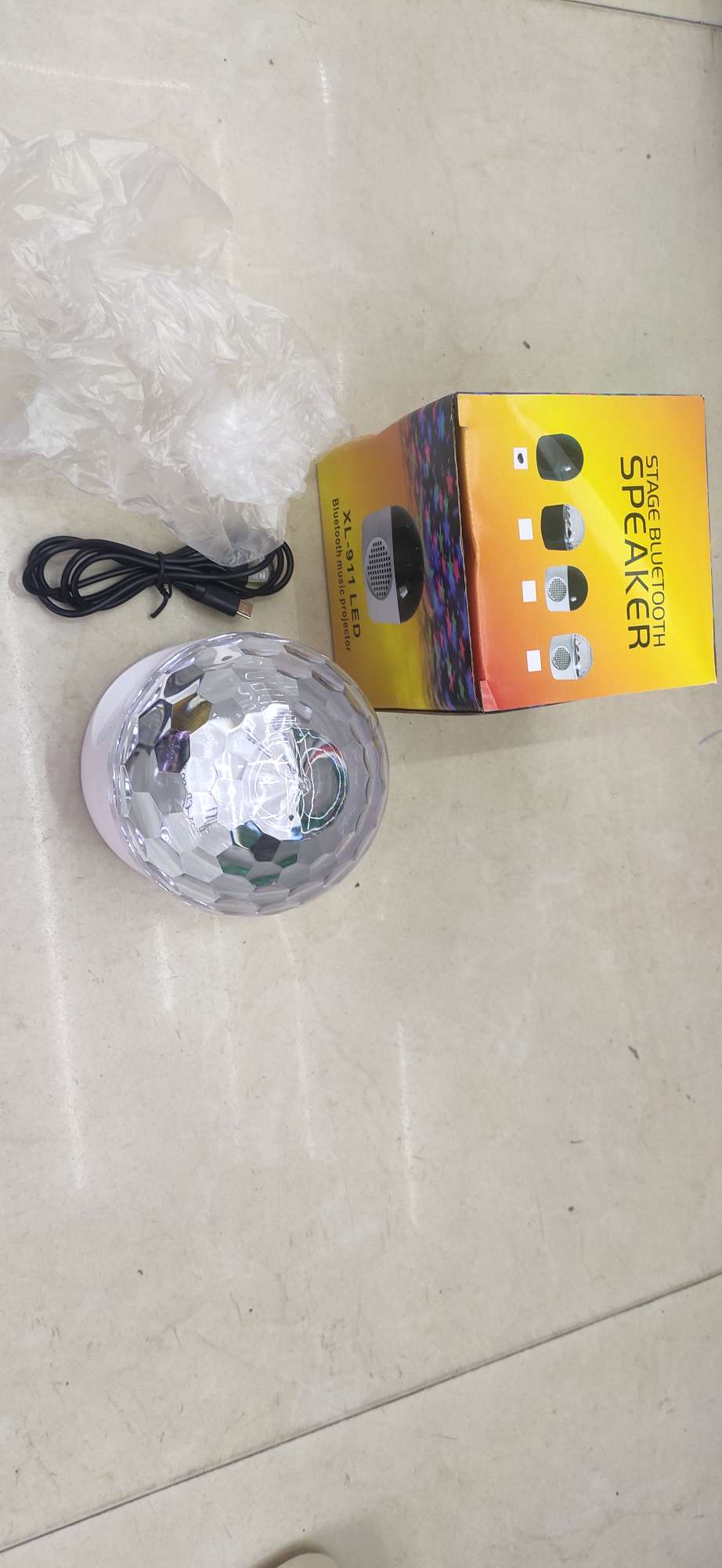New Bluetooth speaker, Magic Ball starry sky light, stage atmosphere, rainbow LED light, street stall supply, factory direct sales detail image 5