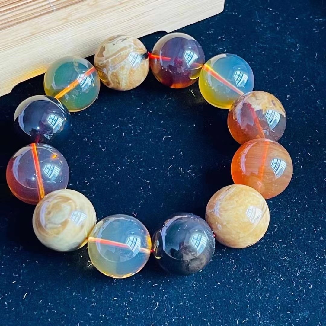 Burmese cave beeswax bracelet details Picture