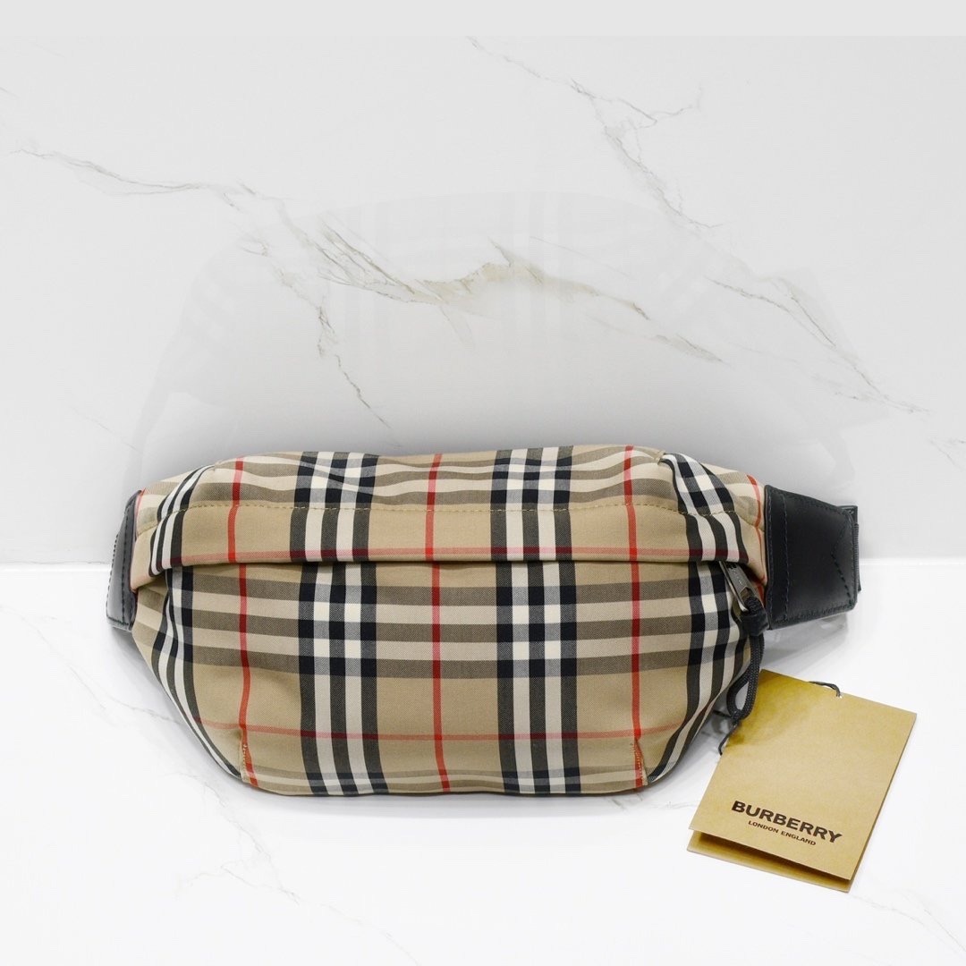 Burberry men's vintage checkered medium-sized waist bag for both men and women: Length: 31cm, width: 7.5cm, height: 16cm Specification image