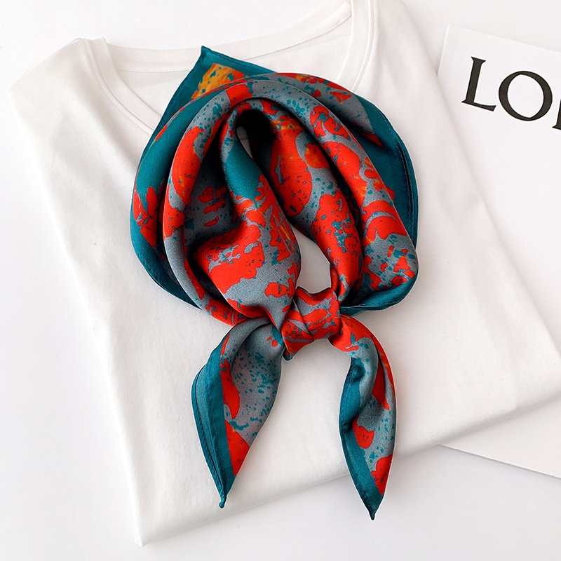 Silk Scarf Small Square Lady Scarf Spring Summer New Winter Fashion Trend Comfortable Explosion Korean Version Simple Retro Small Fresh Generous Ladies Scarf