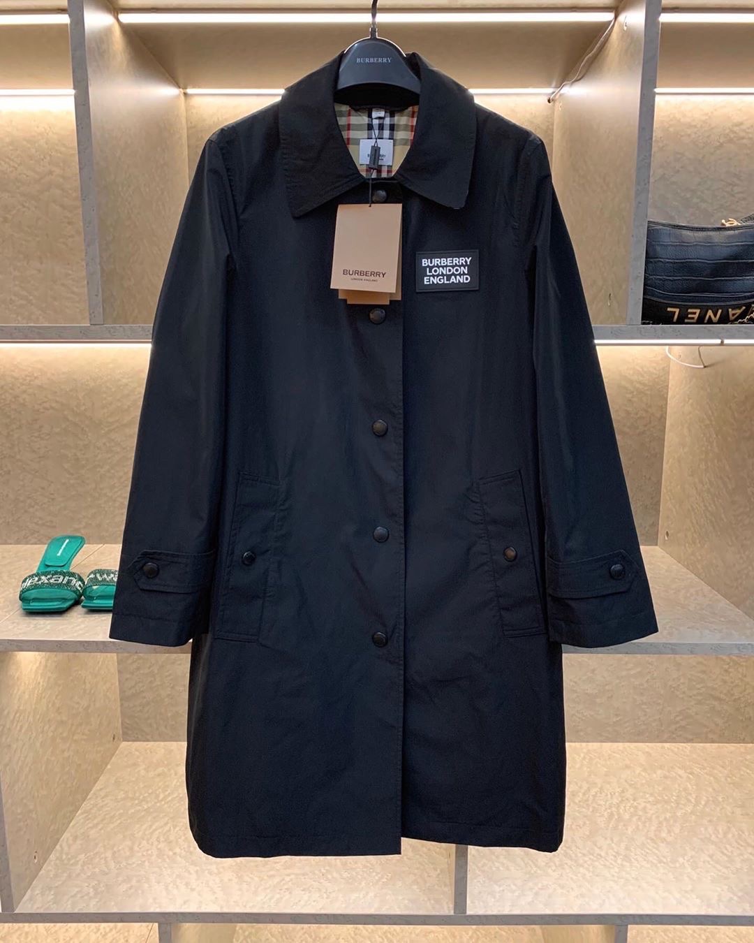 Burberry 女士 黑色logo连帽大衣UK-2 UK-4 UK-6 UK-8 UK-10 产品图