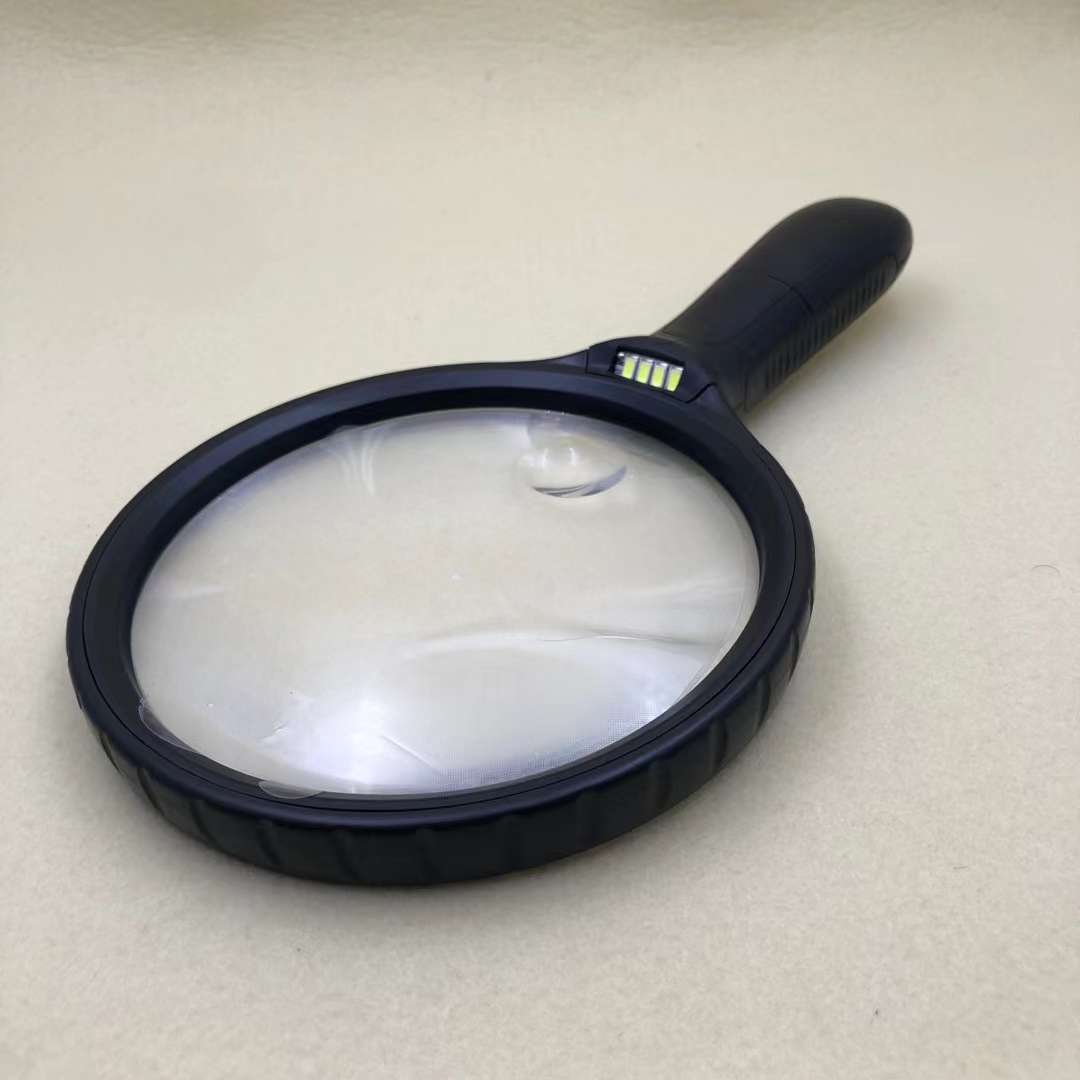 放大镜白底实物图