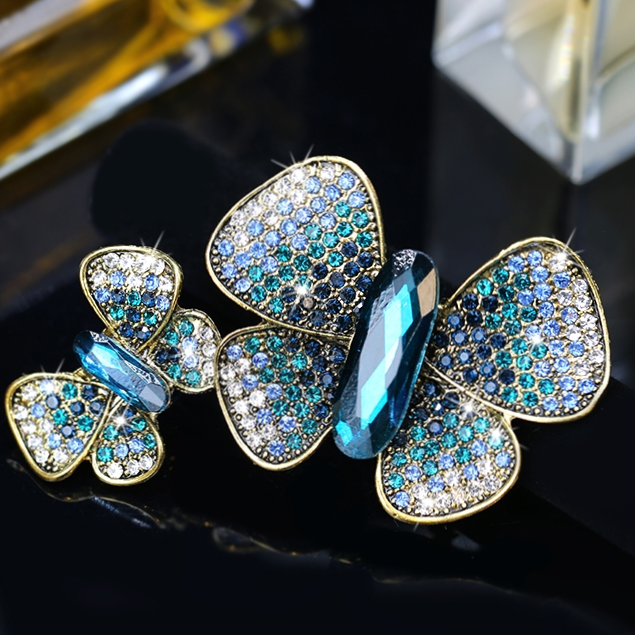 Brooch 1302