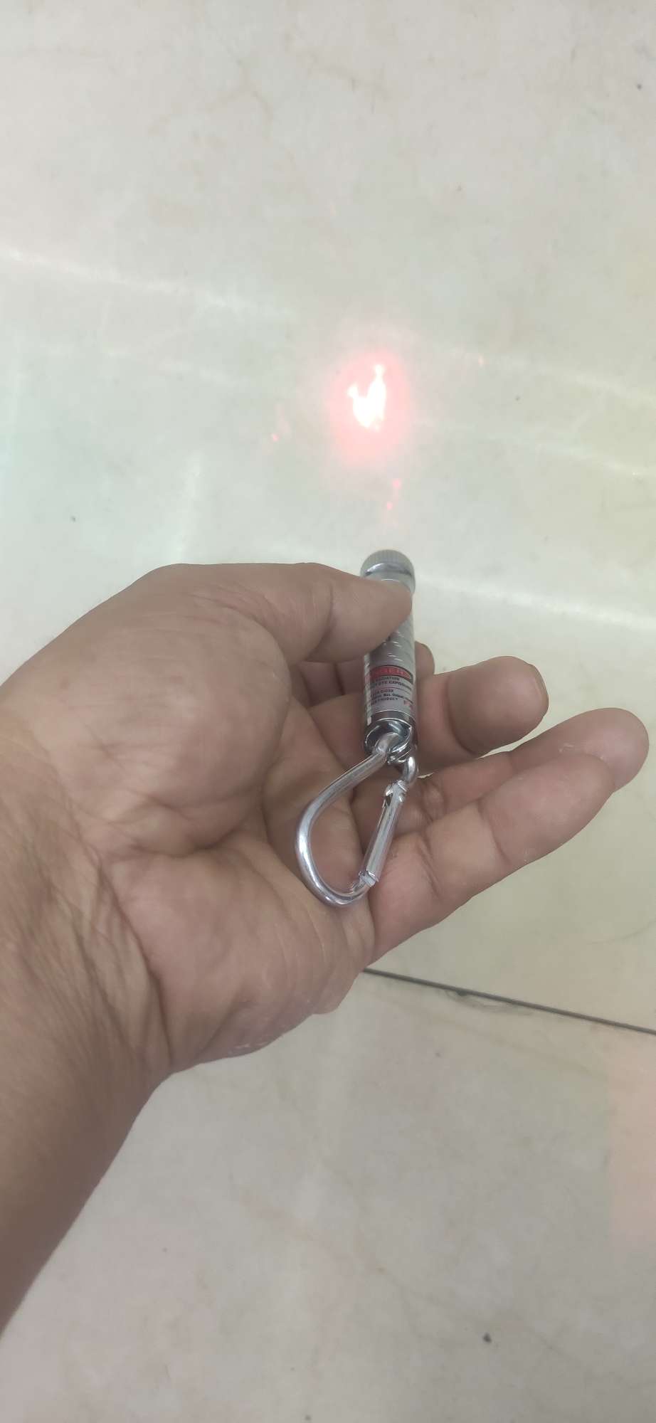 Children's toys, ordinary tubes, six-in-one keychains, laser lights, free gifts, projection flashlights, street stall supply, factory direct sales details Picture