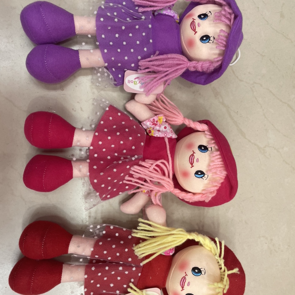 Plush princess toys are the favorite of babies