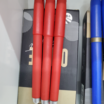 中性笔黑色学生用水性笔芯红笔黑笔考试专用文具办公用品碳素笔签字笔