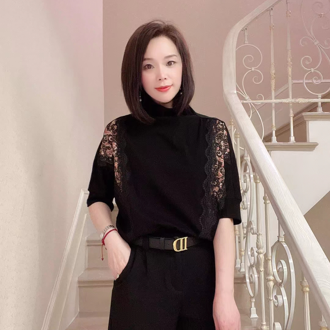 Stylish Mid-Sleeve Top
