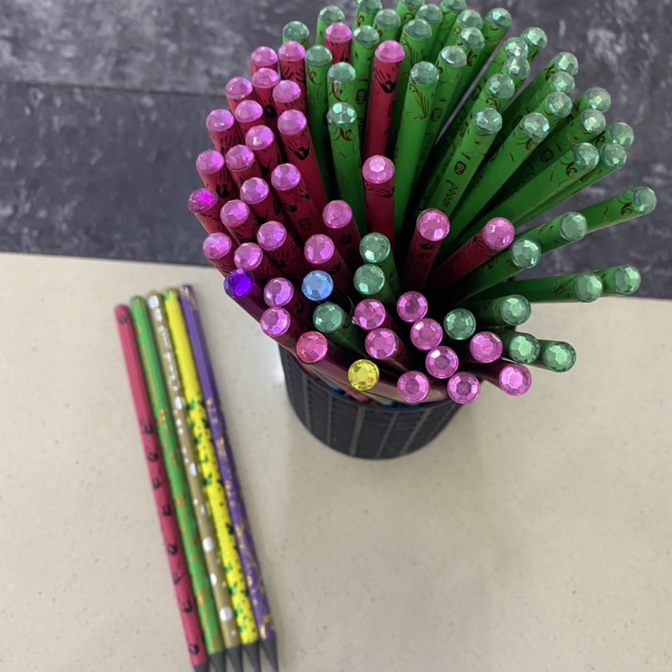 72 cylindrical pencils