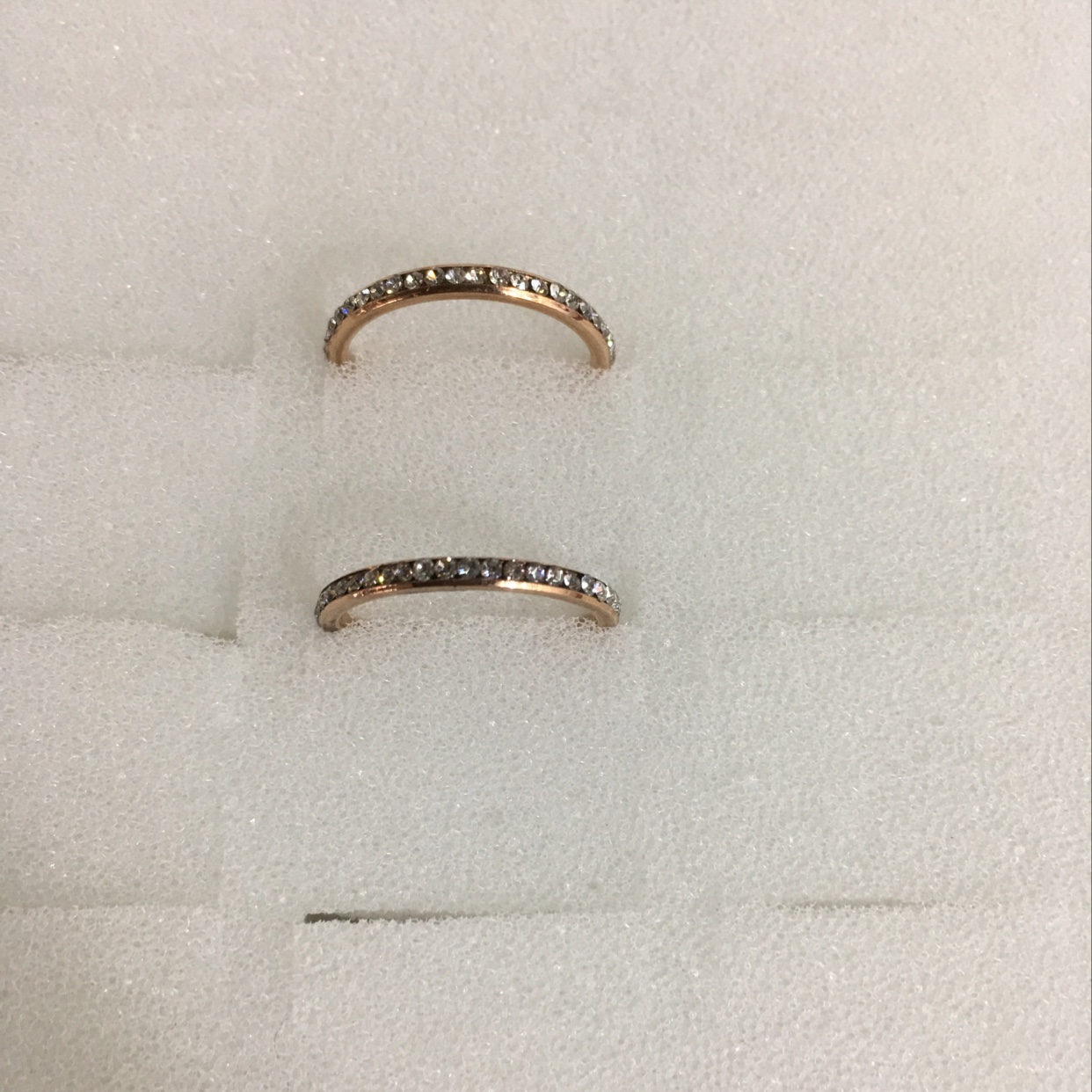 Two fine rose gold designs, paired with a style series of products, are classic, individual, slimming, elegant and ladylike