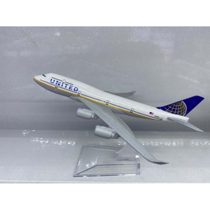 3-859:16cm仿真飞机模型：UNITED