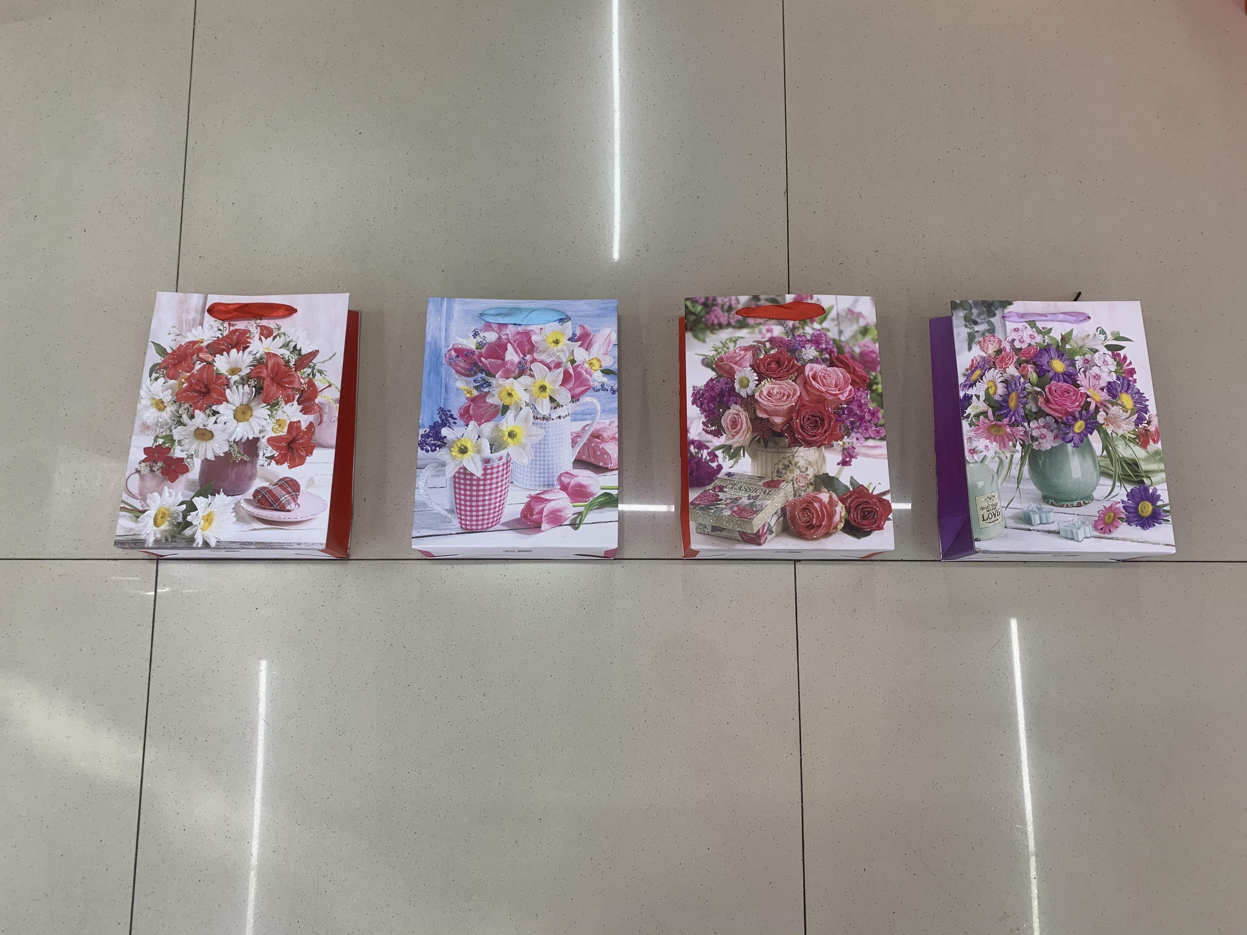New Mother's Day gift bags, hand-held gift paper bags, custom-made clothing packaging paper bags, wholesale food takeout packaging bags, customized Item Picture
