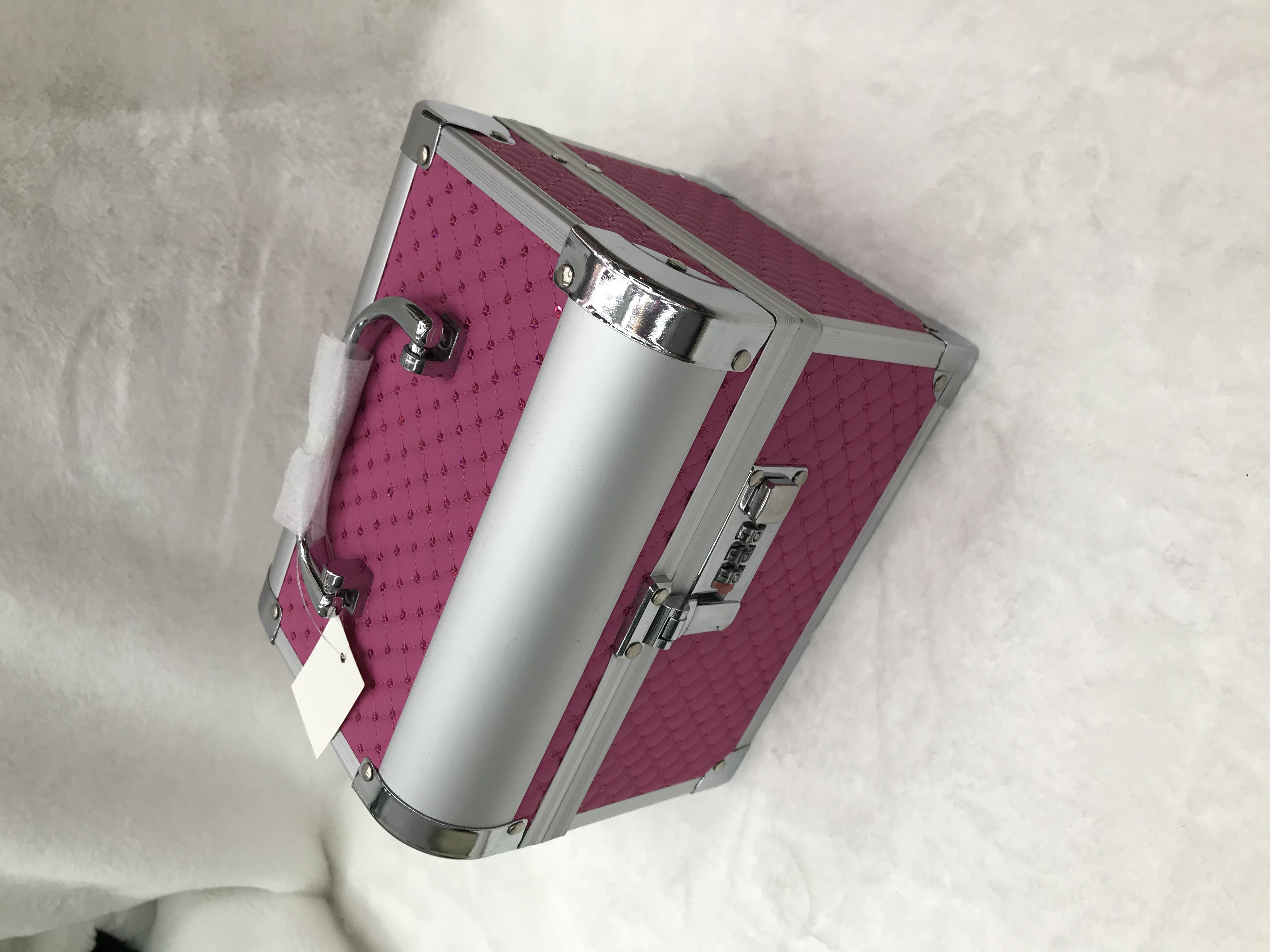 绣花密码锁铝合金化妆收纳大容量化妆箱详情图1