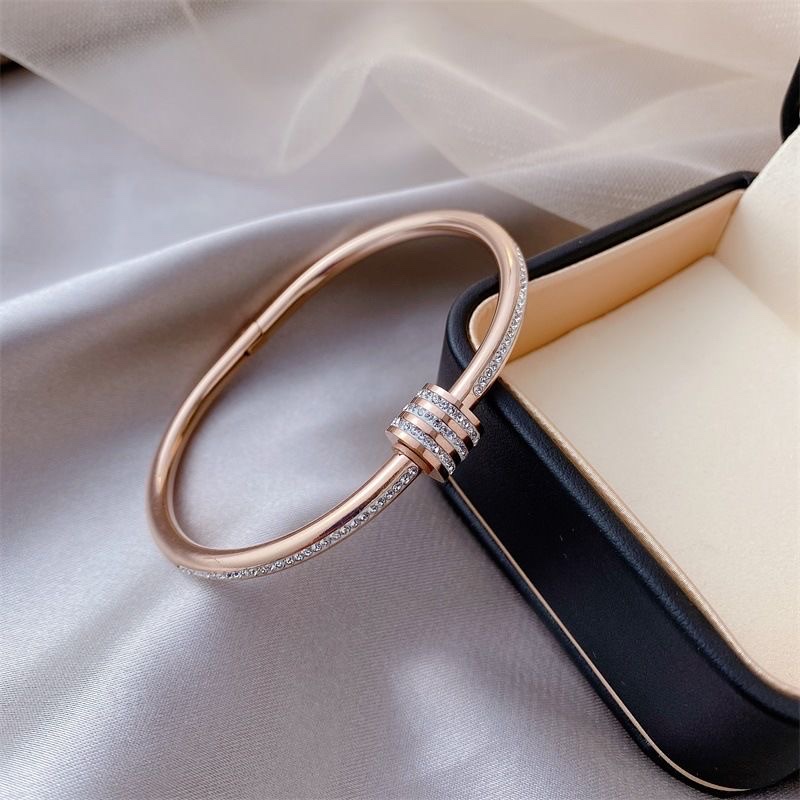 Chenglong Jewelry Titanium Steel non-fading Bracelet for women, fashionable and versatile, elegant open bracelet, simple Japanese and Korean style Roman numerals, niche design B0137-95 Specification image