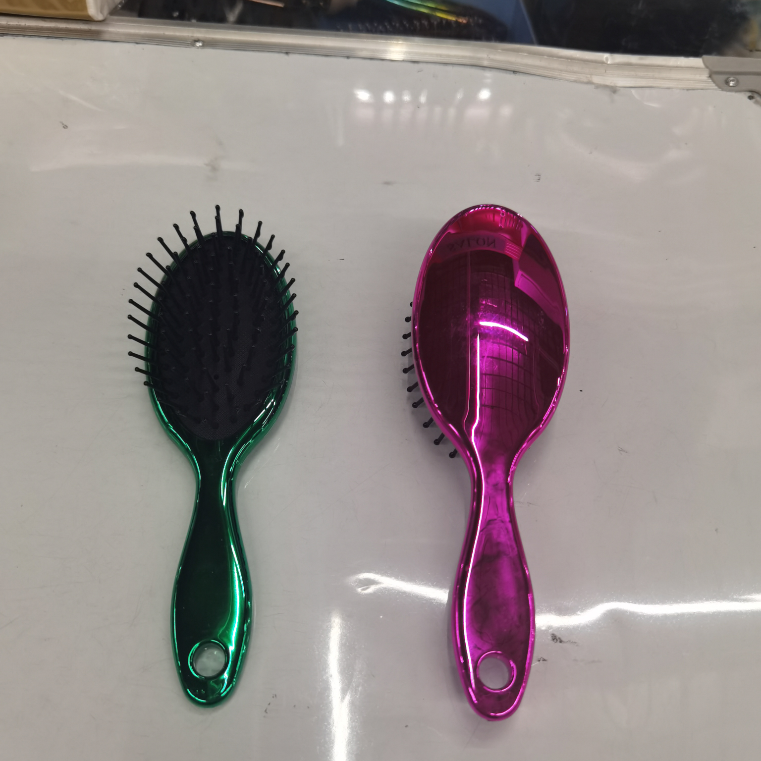 Salon hair brush plating