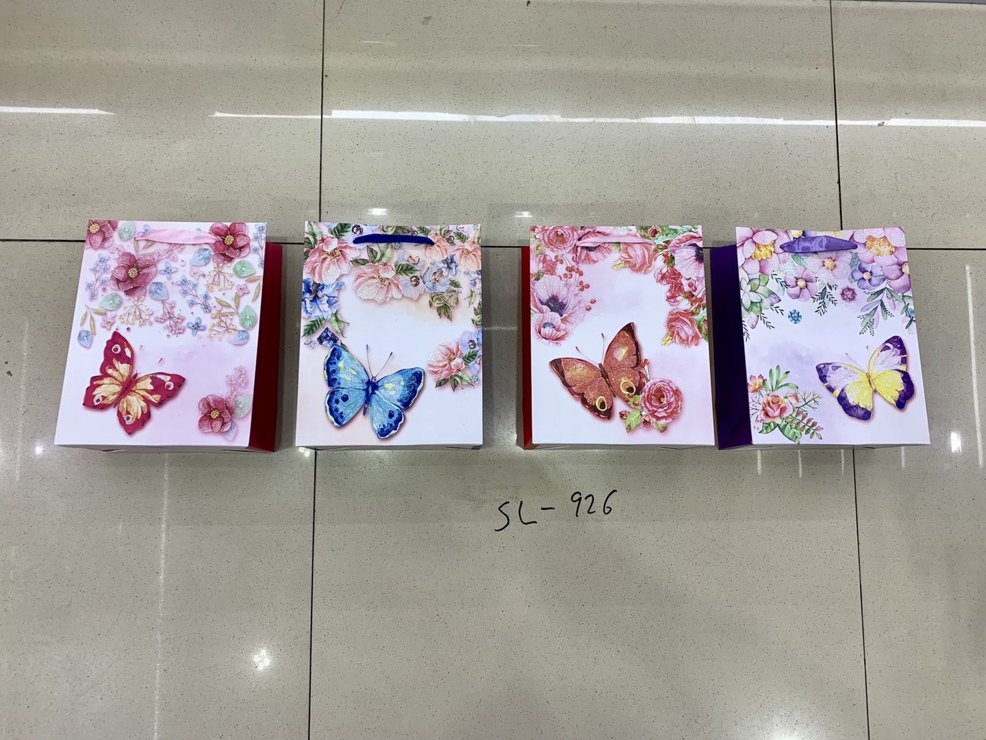 New Mother's Day gift bags, hand-held gift paper bags, custom-made clothing packaging paper bags, wholesale food takeout packaging bags, customized details Picture