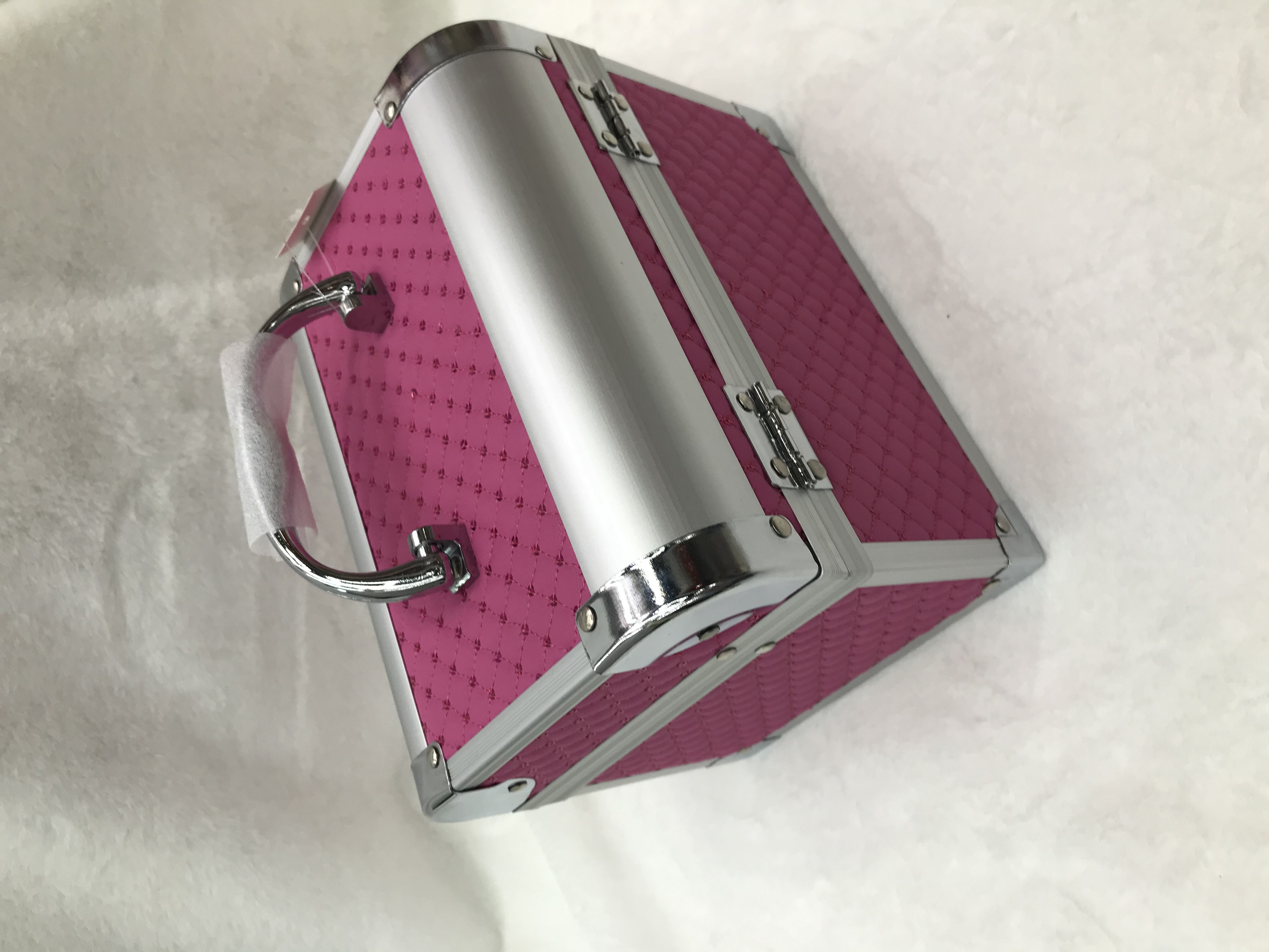 绣花密码锁铝合金化妆收纳大容量化妆箱详情图5