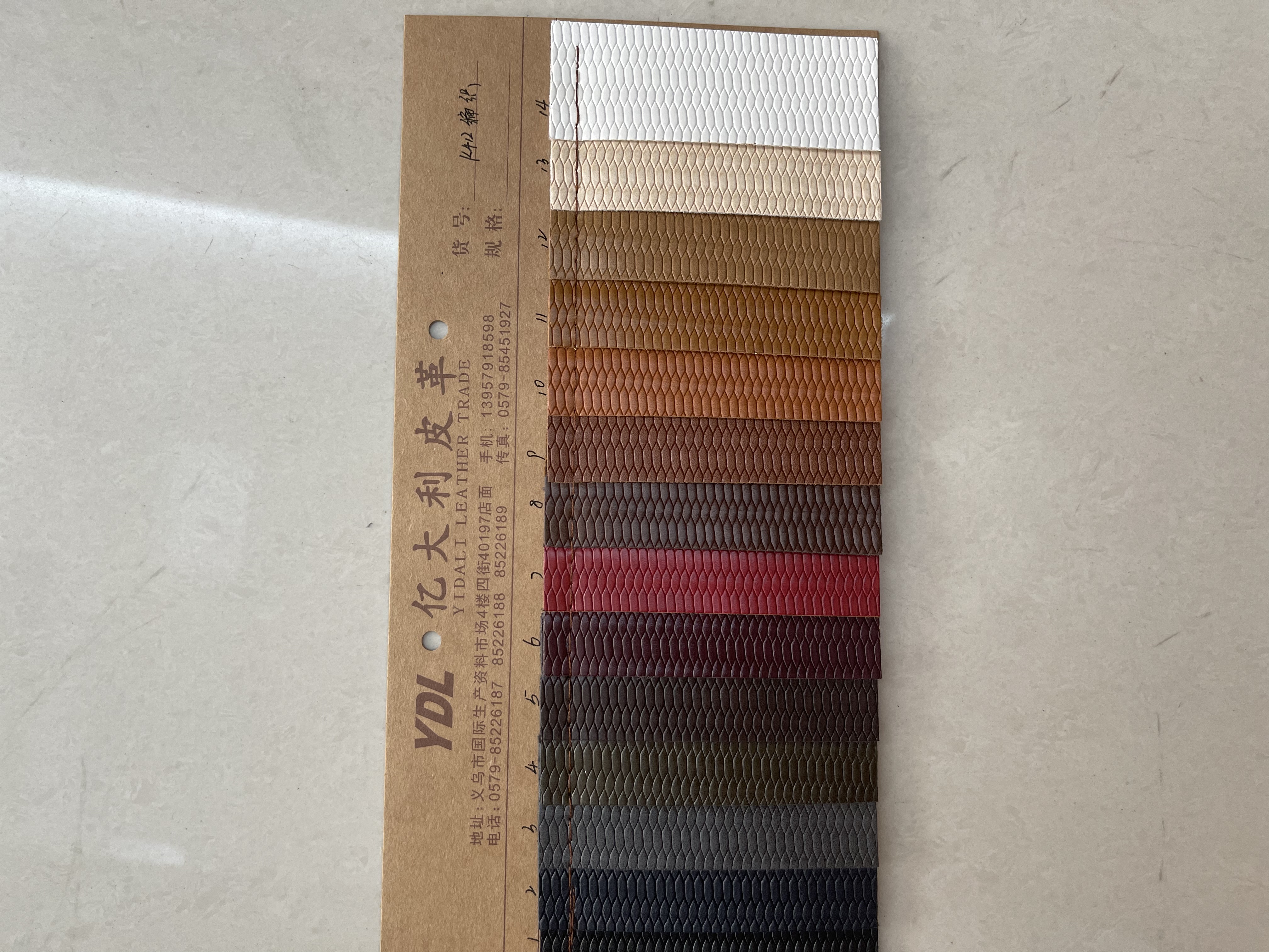 K412编织大量现货高中低档皮革面料厂家直销热销新款产品图