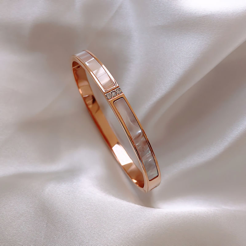 Chenglong Jewelry Titanium Steel mother-of-Pearl Bracelet, non-allergenic and non-fading B0001-120 details Picture