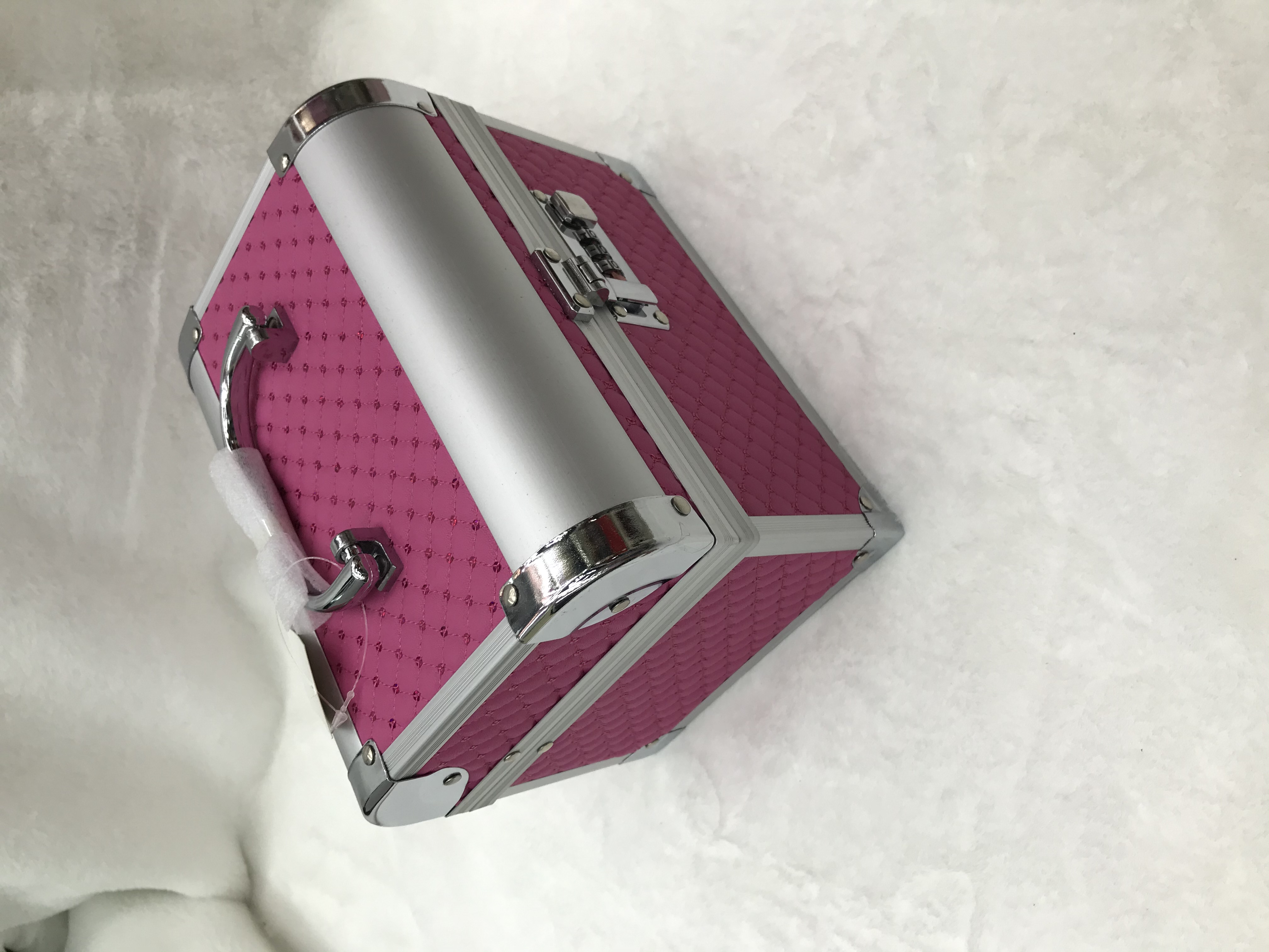 绣花密码锁铝合金化妆收纳大容量化妆箱详情图4