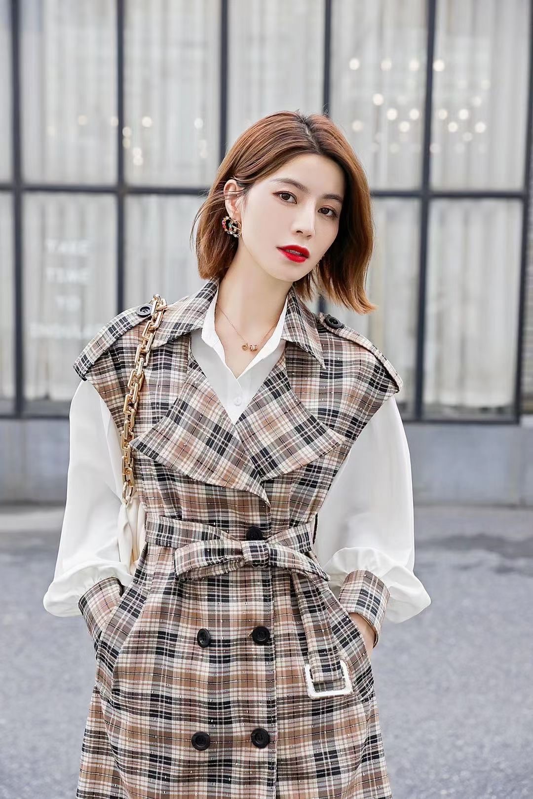 时尚潮流休闲修身显型独创粉格子西装领详情图3