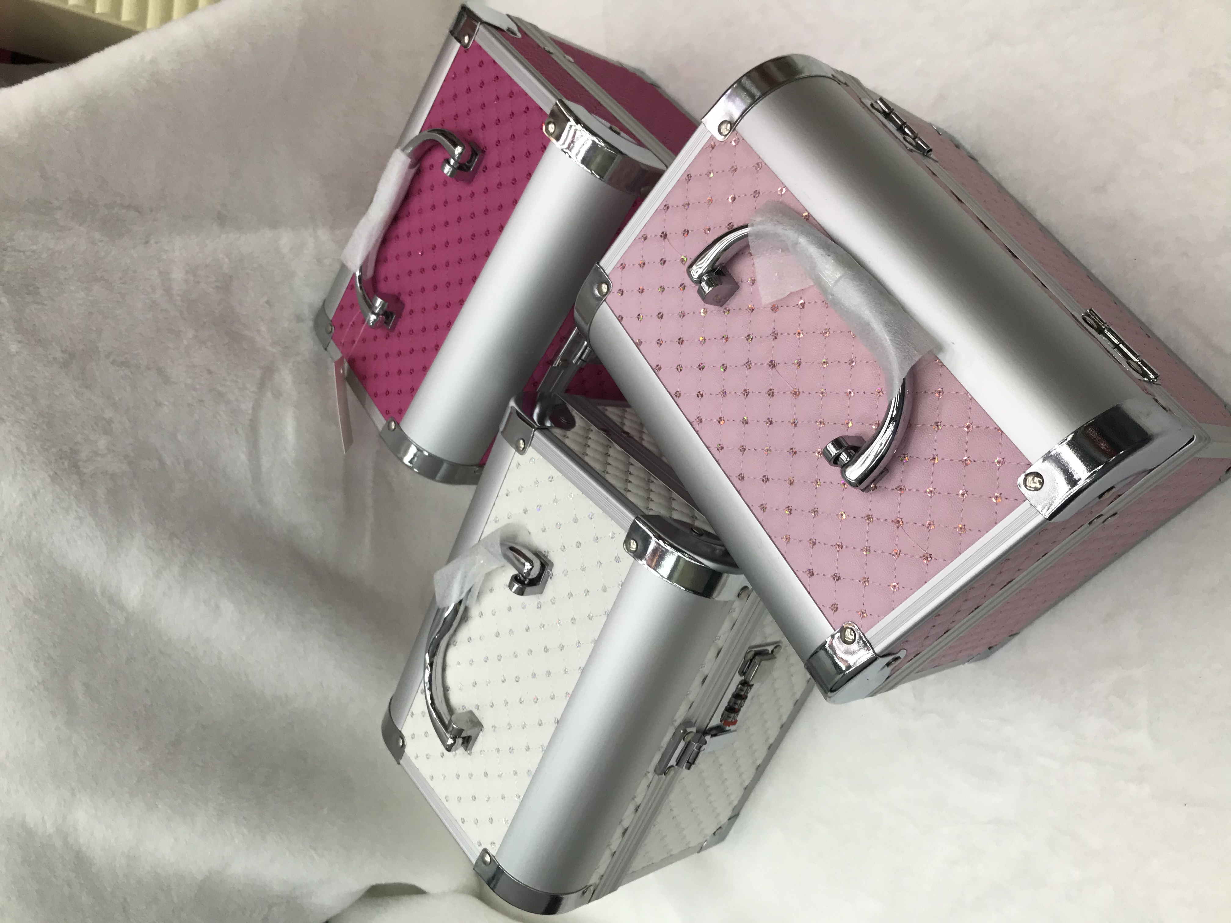 绣花密码锁铝合金化妆收纳大容量化妆箱详情图8