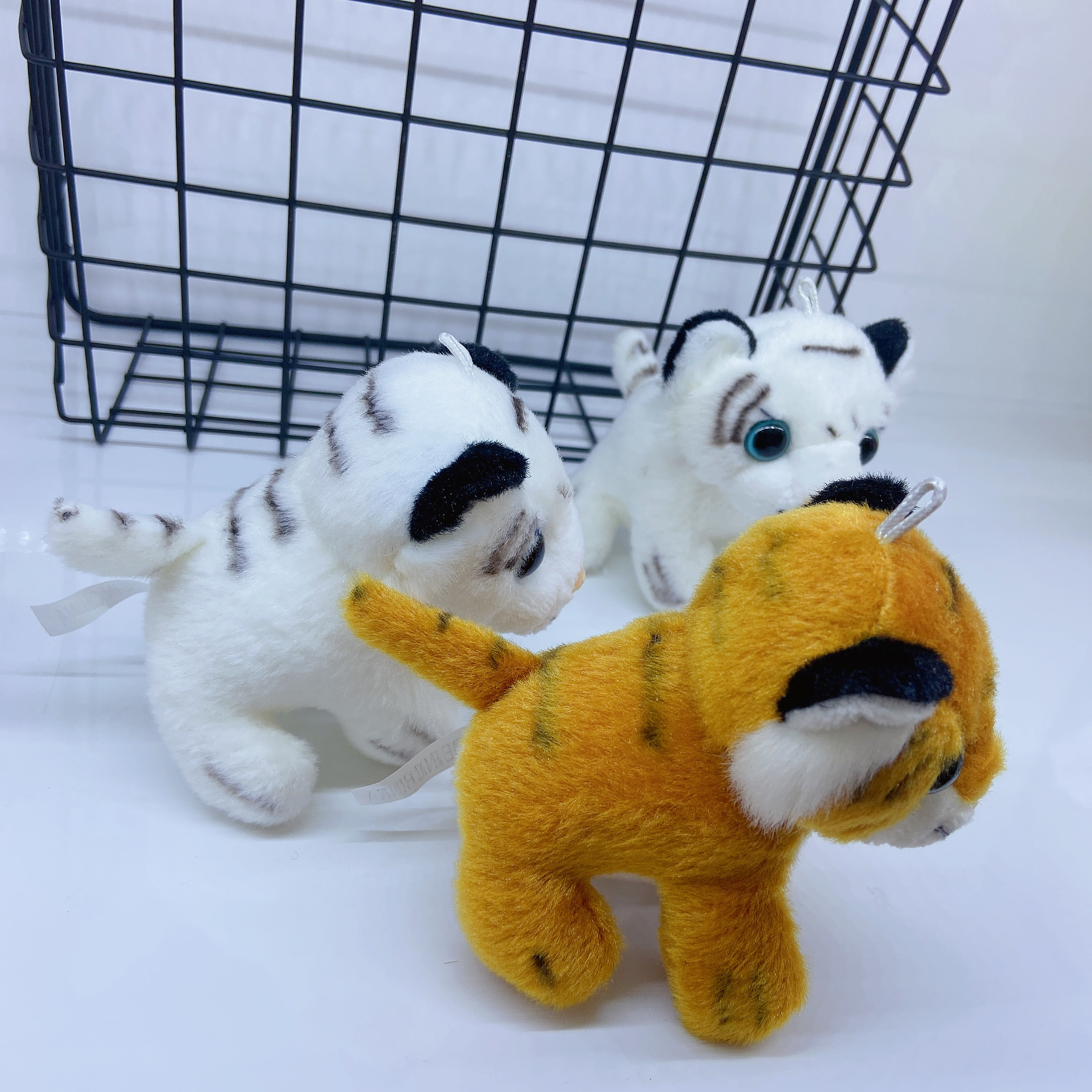 Adorable simulación tigre pequeño colgante tigre de dos colores llavero zodiaco tigre de peluche bolsa adorno puede ser imagen personalizada Item Picture