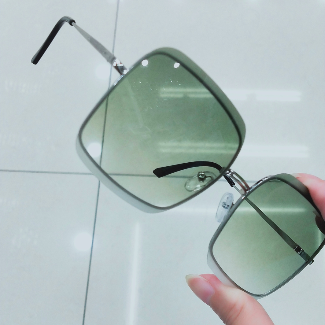 I wish Yiwu Commodity City the first Spectacles festival a complete success show for glasses sunglasses fine carving new sunglasses