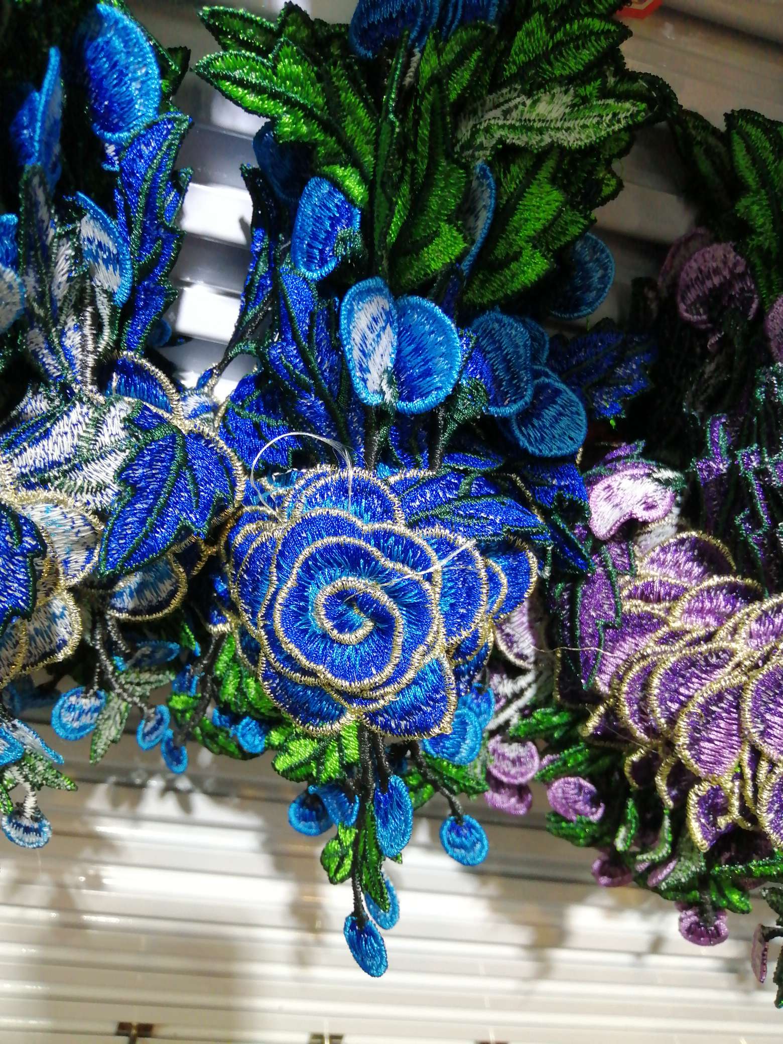 Factory direct sales of water-soluble flower patches, embroidery patches, glue-free sewn cheongsam clothing decoration accessories detail image 4