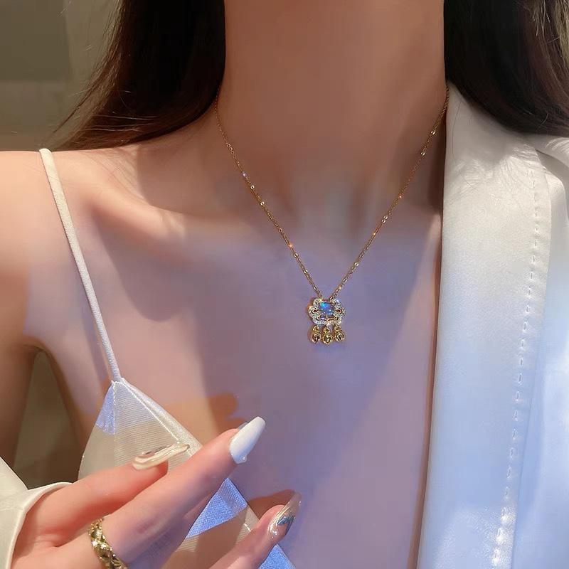 Rotatable ~ Cat's Eye necklace light luxe zircon short necklace female summer design clavicle chain 2021 new model