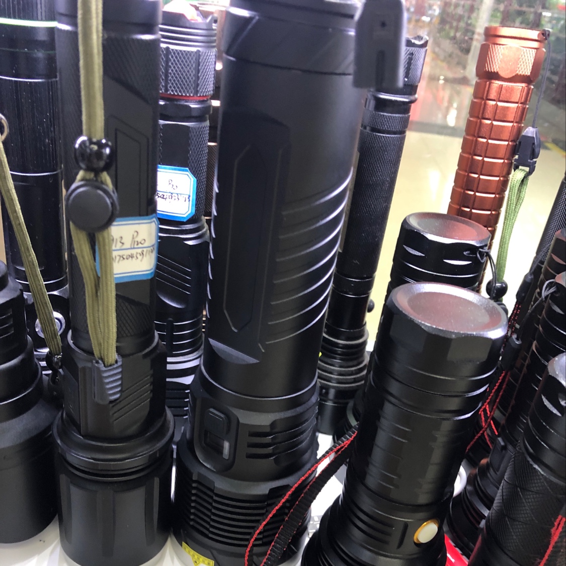 Ultra-bright and powerful flashlight, rechargeable long-range outdoor xenon lamp, high power, ultra-long battery life, 10,000 lumens details Picture