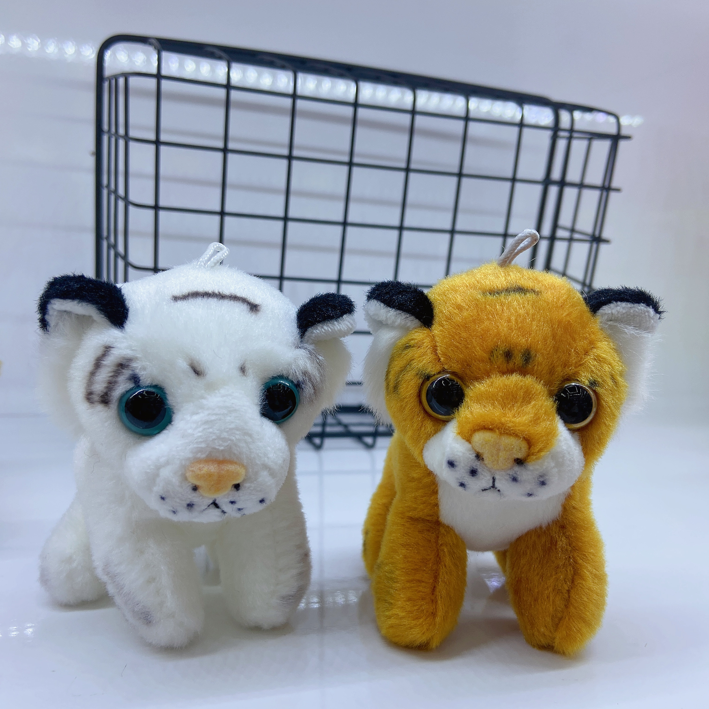 Adorable simulación tigre pequeño colgante tigre de dos colores llavero zodiaco tigre de peluche bolsa adorno puede ser imagen personalizada detail image 7