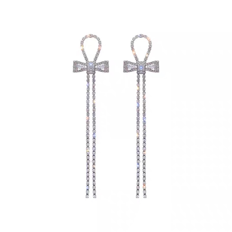 Noble temperament creative classical fashion temperament fringe court style earrings