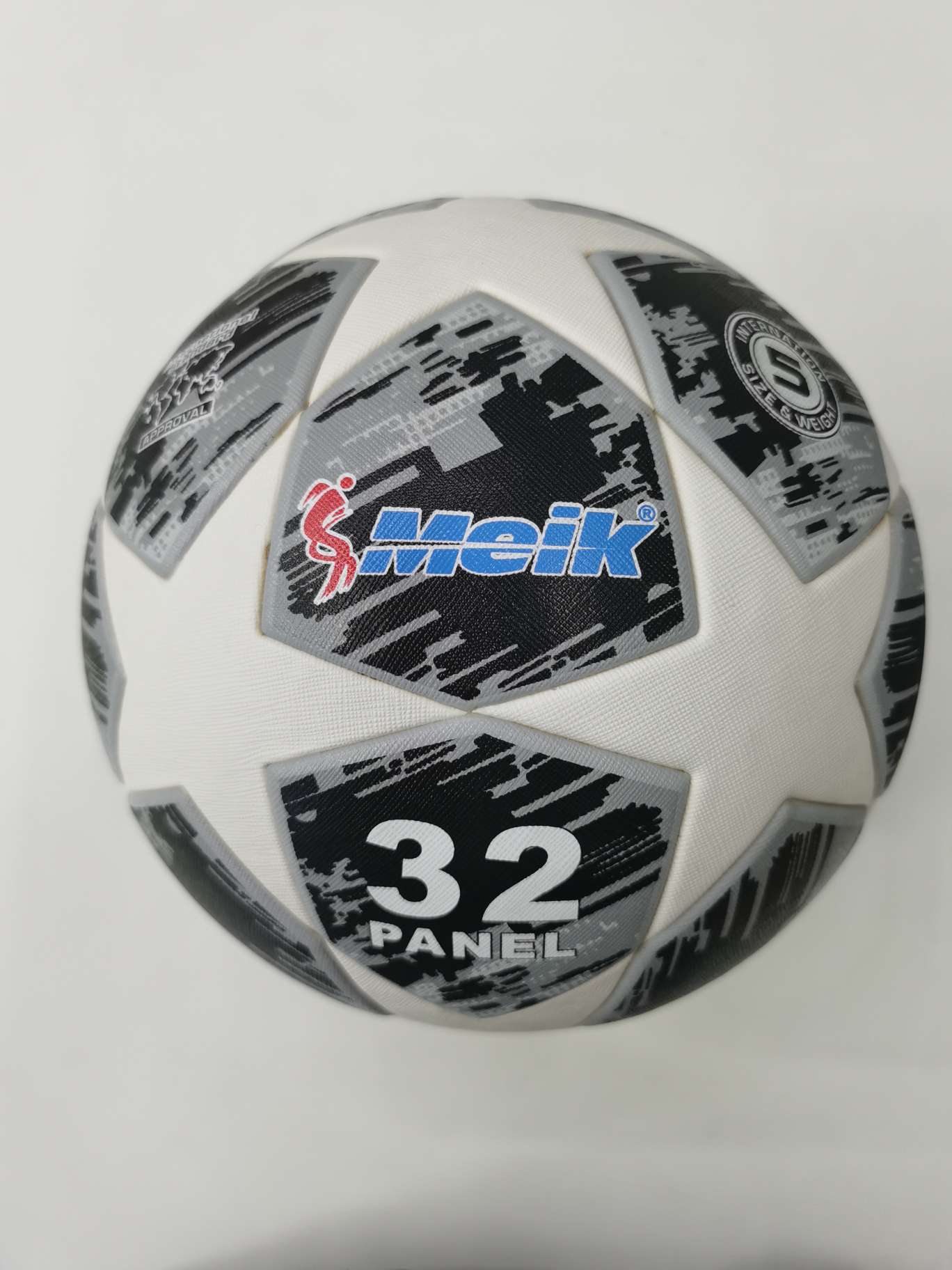 Genuine Meikang brand No. 5 high-end TPU adhesive tape for high school and primary school students' competition training balls. Application Scenario