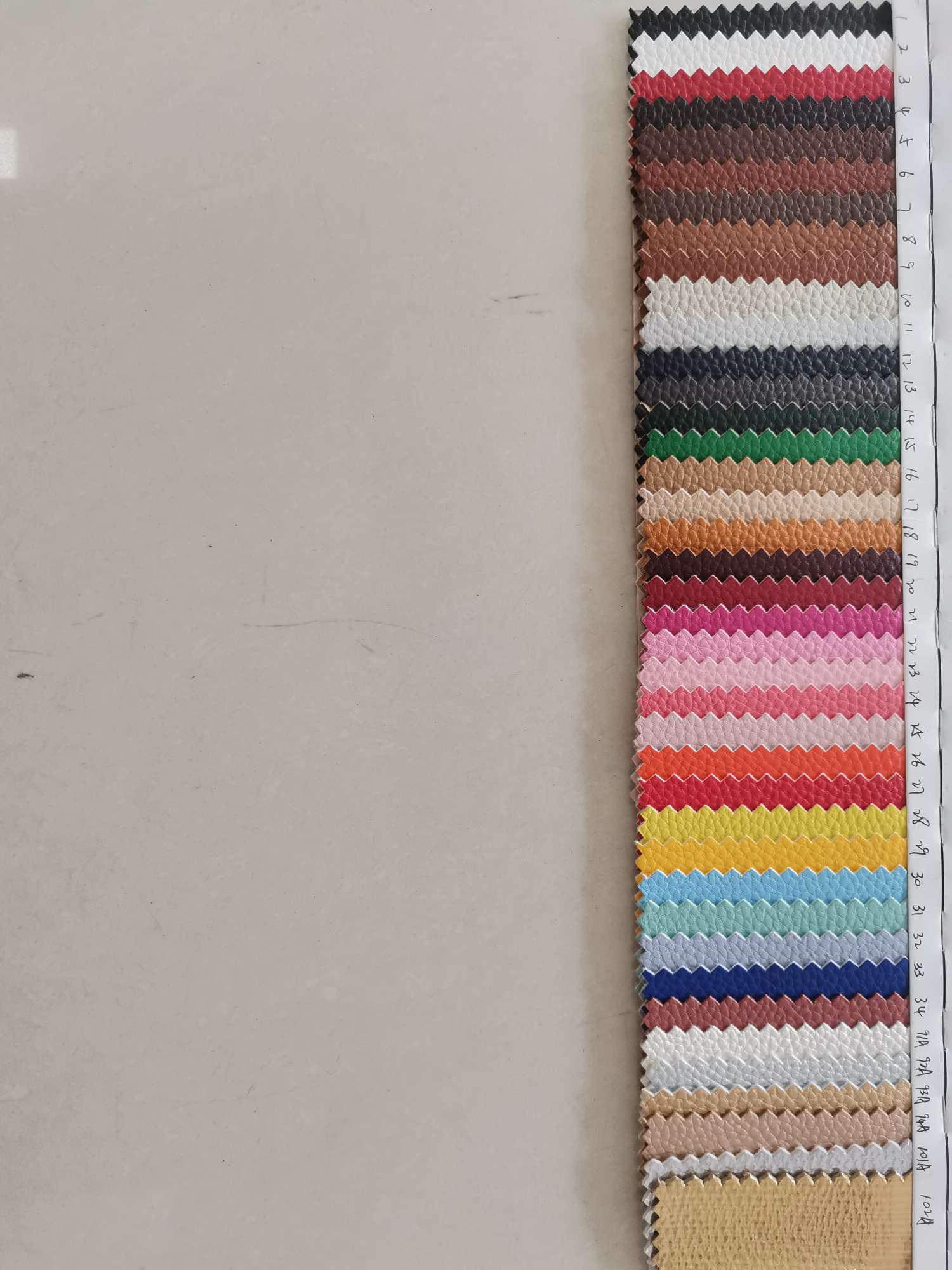 其他皮革化学品实物图