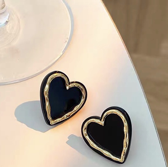 Classic love two-color original design sweet girl new earrings