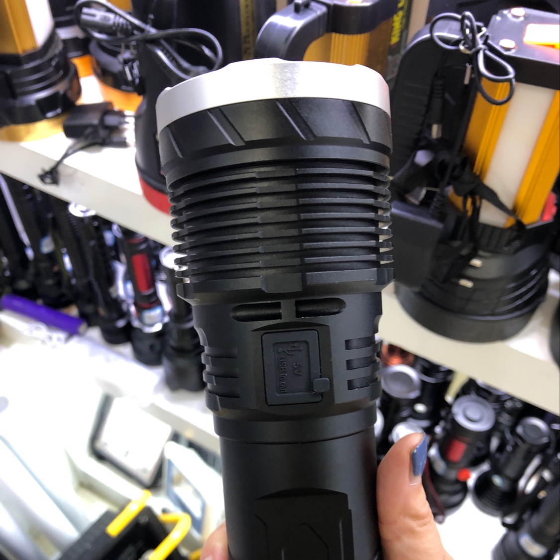 Ultra-bright and powerful flashlight, rechargeable long-range outdoor xenon lamp, high power, ultra-long battery life, 10,000 lumens Application Scenario