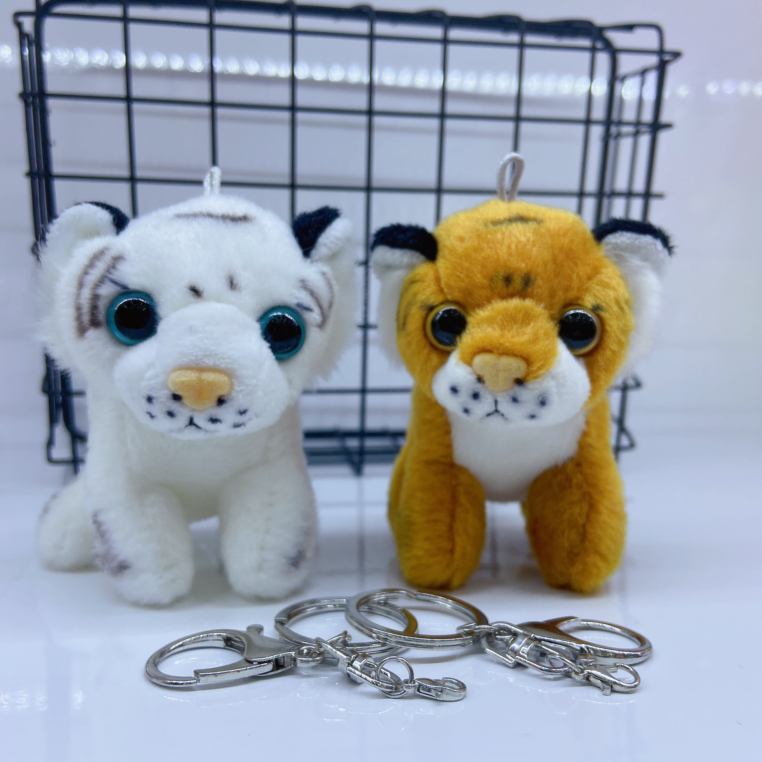 Adorable simulación tigre pequeño colgante tigre de dos colores llavero zodiaco tigre de peluche bolsa adorno puede ser imagen personalizada Application Scenario