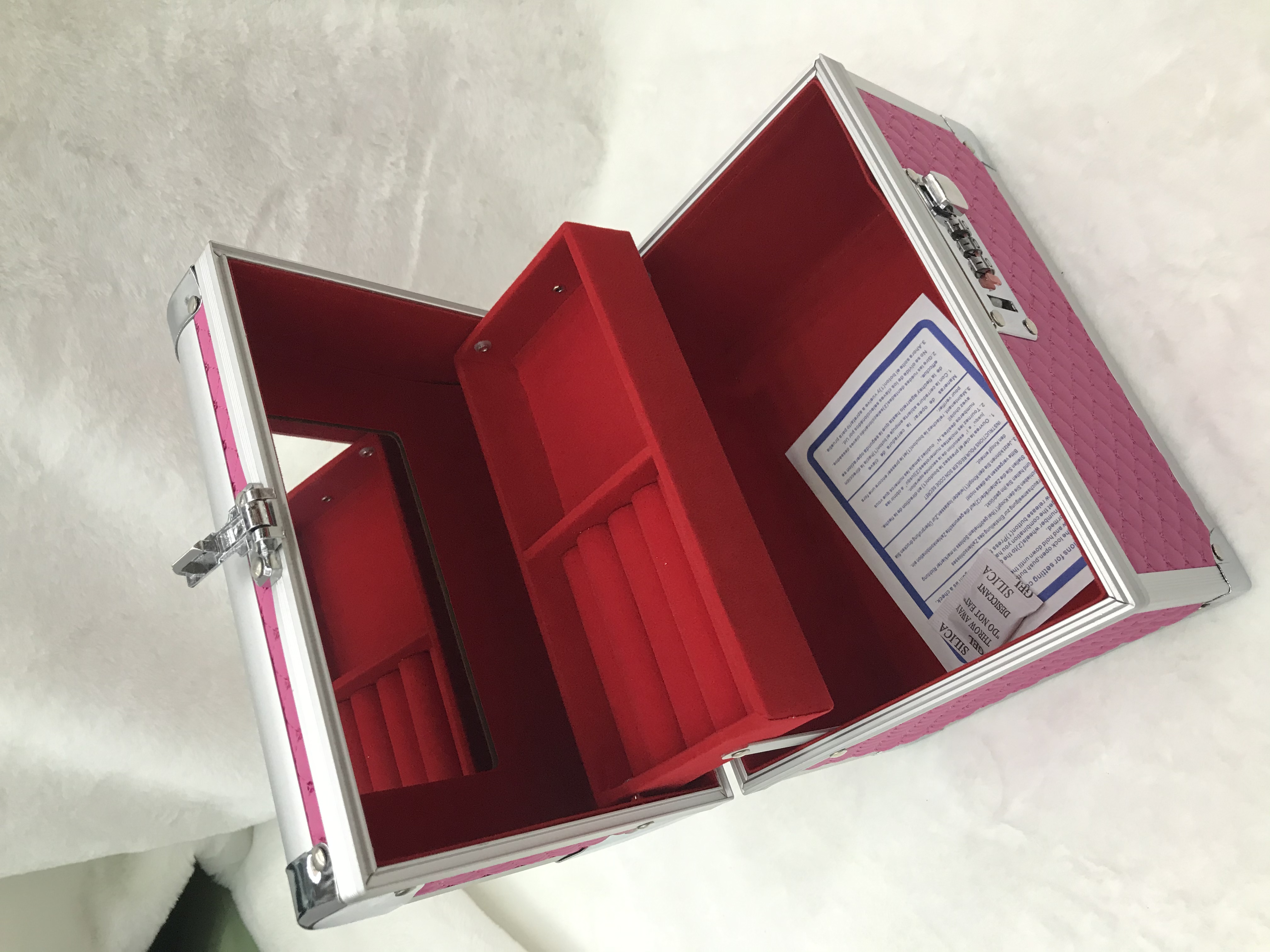 绣花密码锁铝合金化妆收纳大容量化妆箱详情图2