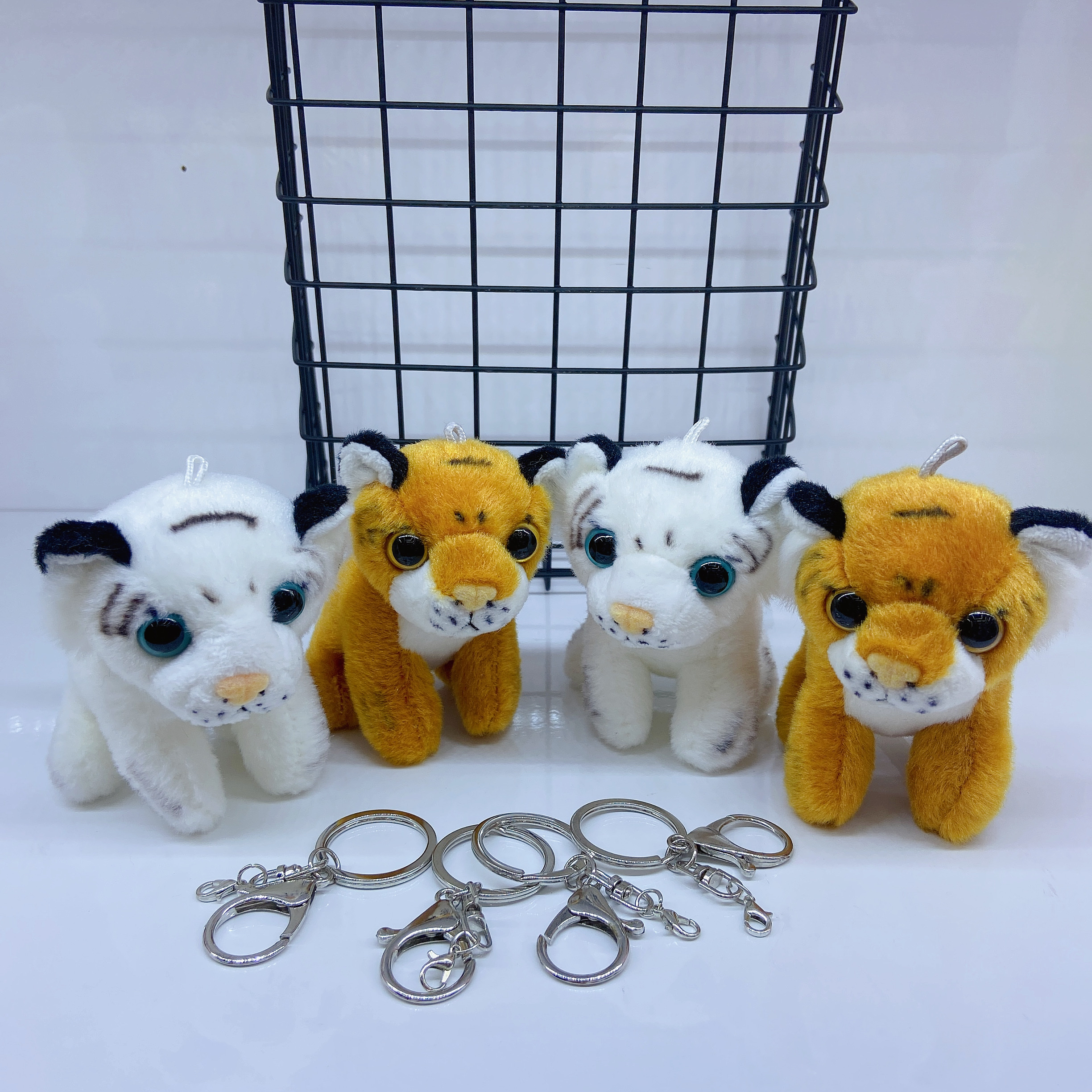 Adorable simulación tigre pequeño colgante tigre de dos colores llavero zodiaco tigre de peluche bolsa adorno puede ser imagen personalizada detail image 1