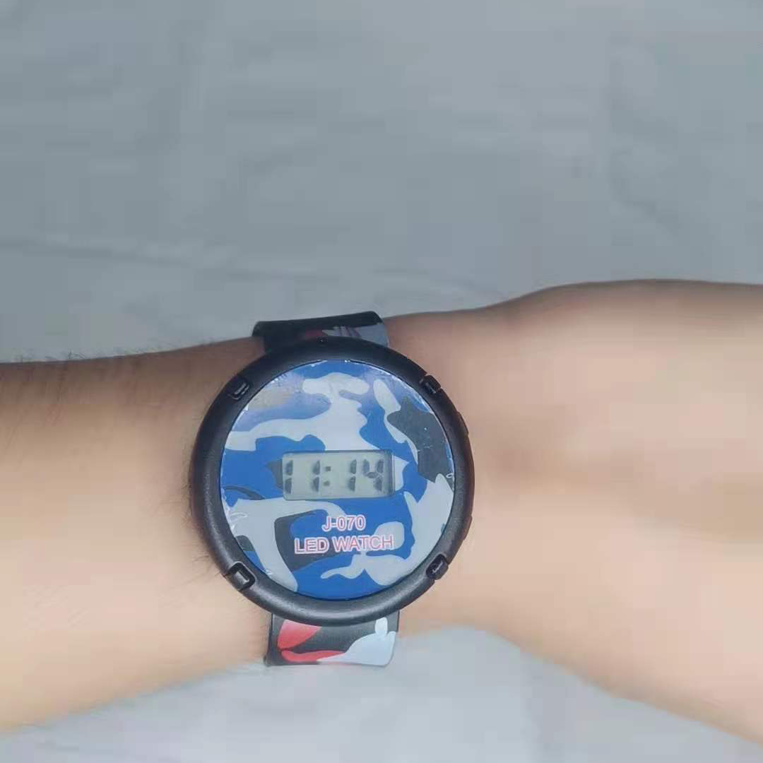 New camouflage electronic watch, student watch, small gift event, factory direct sales small gifts, children's watch, Gao Gao electronic toy 1