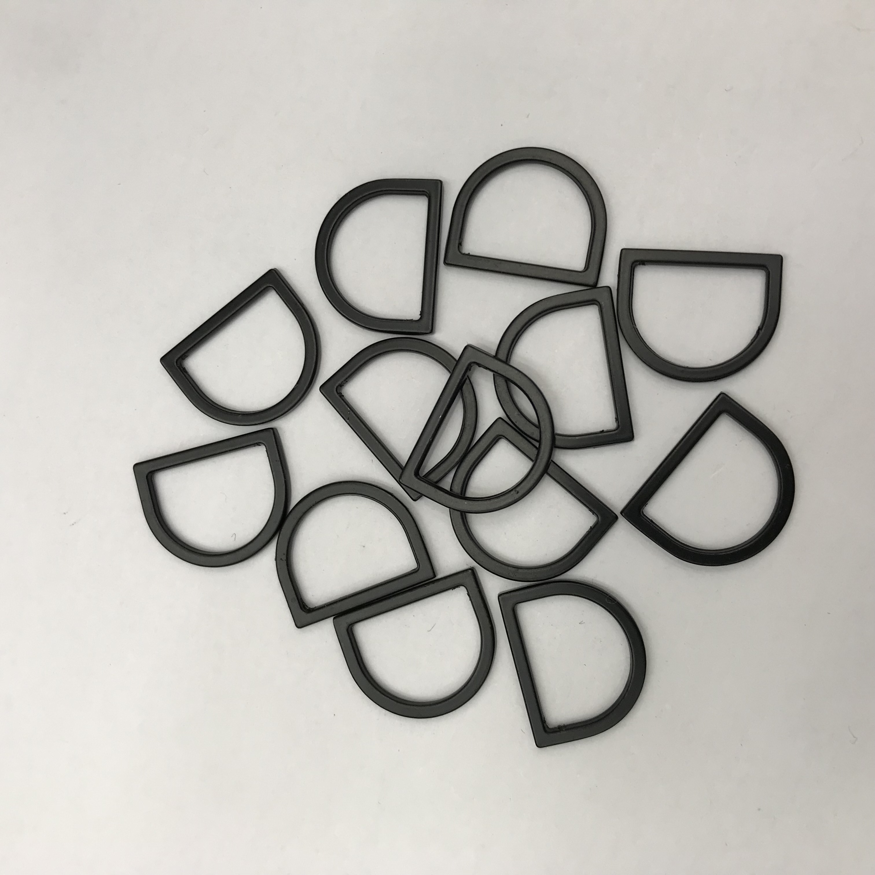 Alloy D-shaped buckle, adjustable buckle, clothing accessory and decorative buckle detail image 3